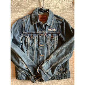 Levi’s Womens NFL Collaboration Seattle Seahawks Jean Jacket Blue Denim - Size S